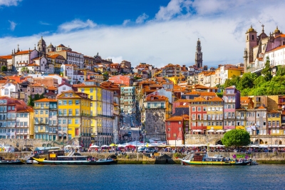 Altstadt von Porto in Portugal (SeanPavonePhoto / stock.adobe.com)  lizenziertes Stockfoto 
Información sobre la licencia en 'Verificación de las fuentes de la imagen'